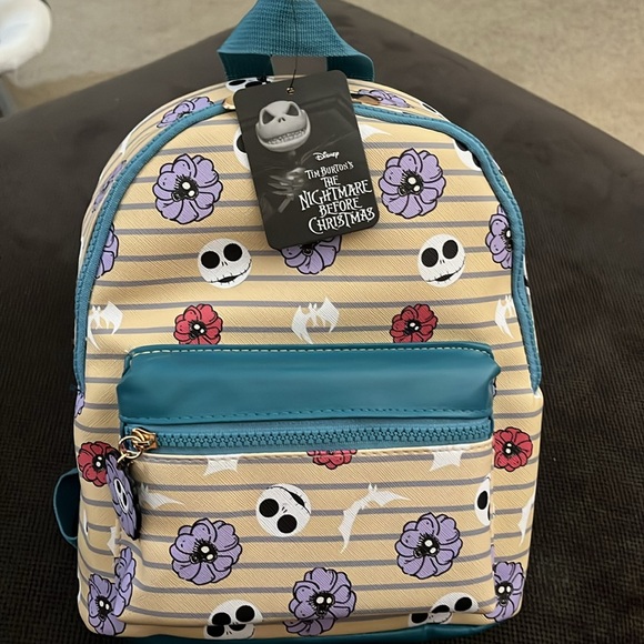 Disney Tim Burton’s THE NIGHTMARE BEFORE CHRISTMAS little back packnew with tags - Picture 3 of 4